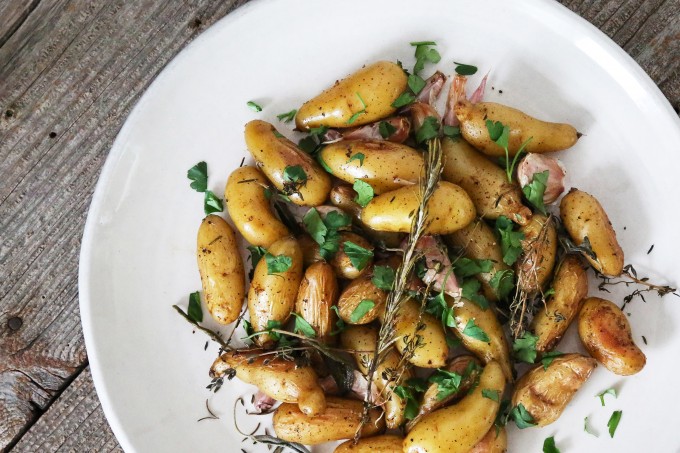 Perfectly Seasoned Roasted Potatoes. - The Pretty Bee