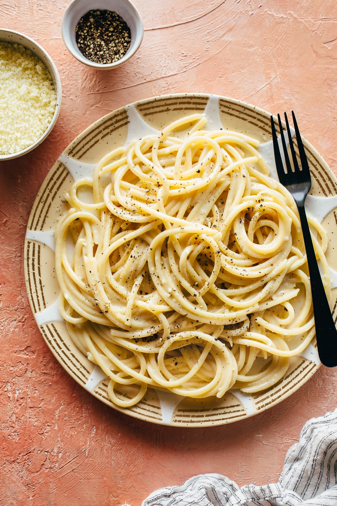 Cacio e Pepe Recipe (cheese and pepper pasta!) - Kitchen Konfidence
